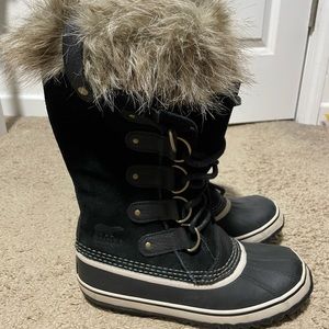 Joan of Arctic winter boot